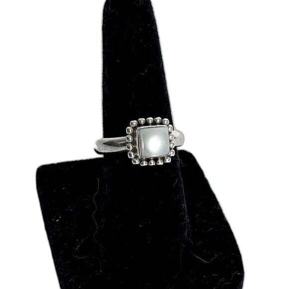 Silpada Retired R1617 Framed Mother of Pearl beaded Band Ring Sizes 5 & 6 - Picture 3 of 8